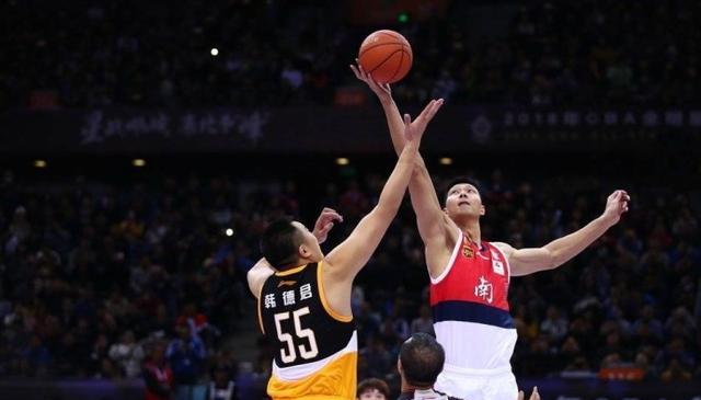 或成比分开 或成比分开